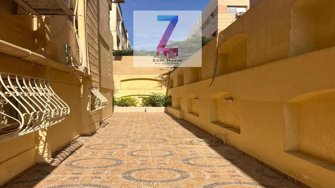 شقة فاخرة بمساحة 350 متر للبيع