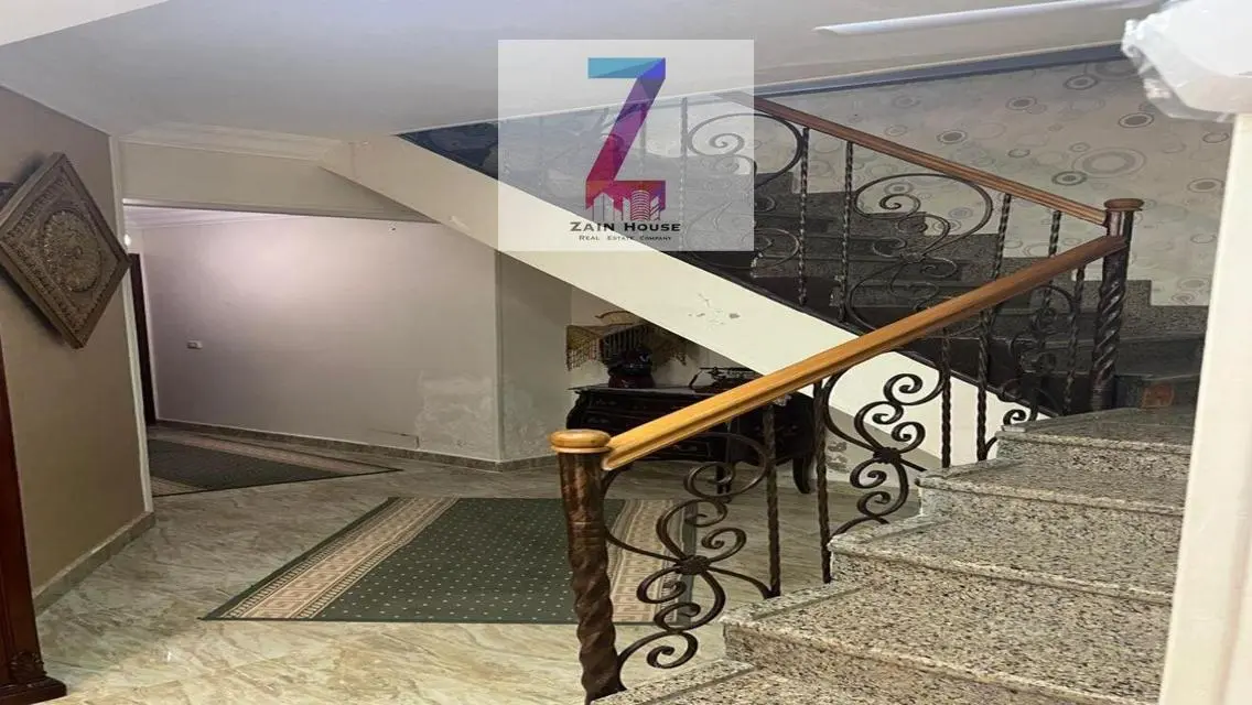 شقة فاخرة بمساحة 350 متر للبيع