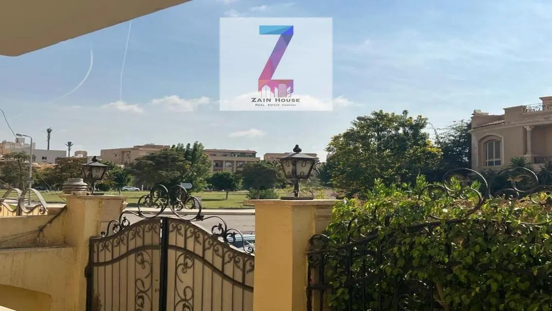 شقة فاخرة بمساحة 350 متر للبيع
