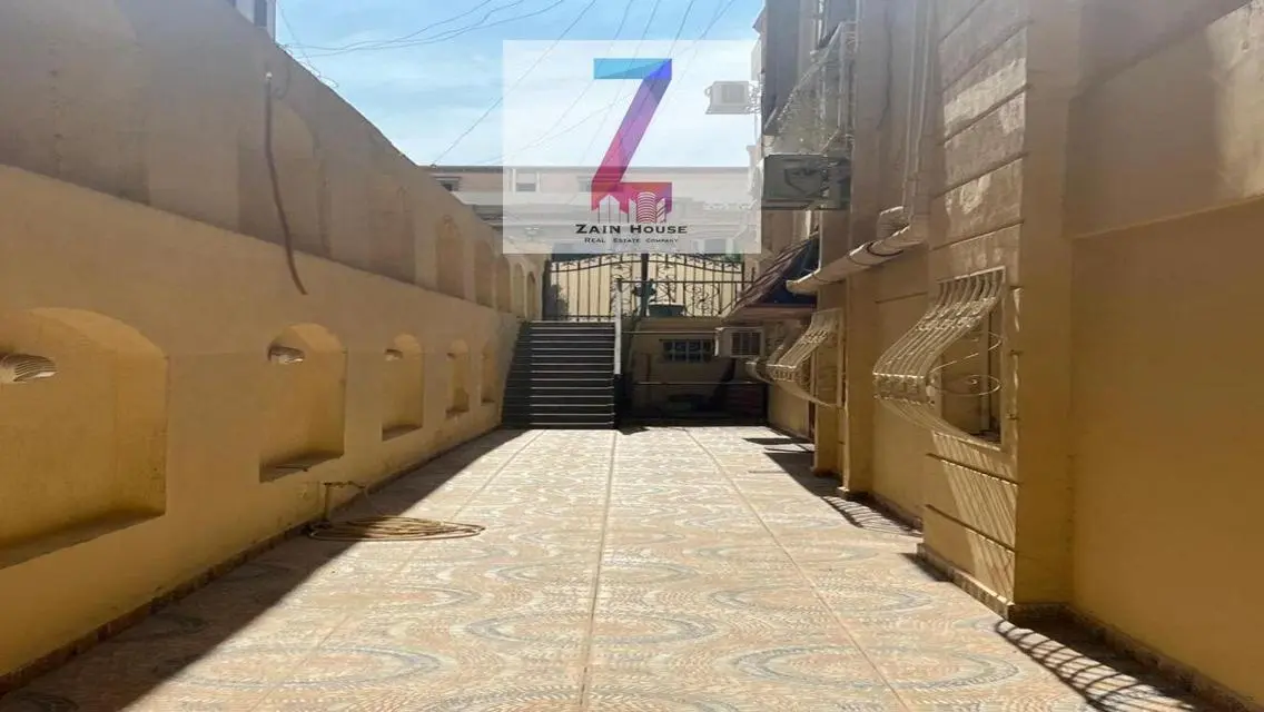 شقة فاخرة مع شرفة وتجهيزات مطبخ - 11,700,000 جنيه
