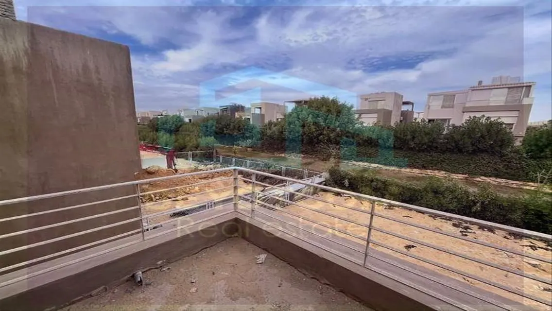 Luxurious Villa for Sale in Prime Location