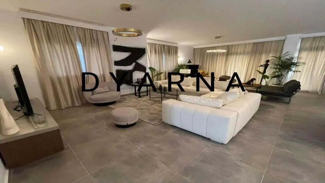 Luxury Apartment with Spacious Living in the Heart of the City