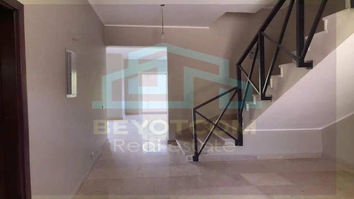 Luxurious Villa with Spacious Layout and Stunning Views