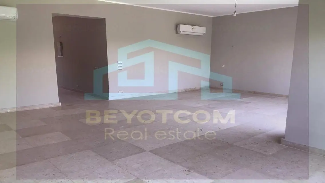 Luxurious Villa with Spacious Layout and Stunning Views