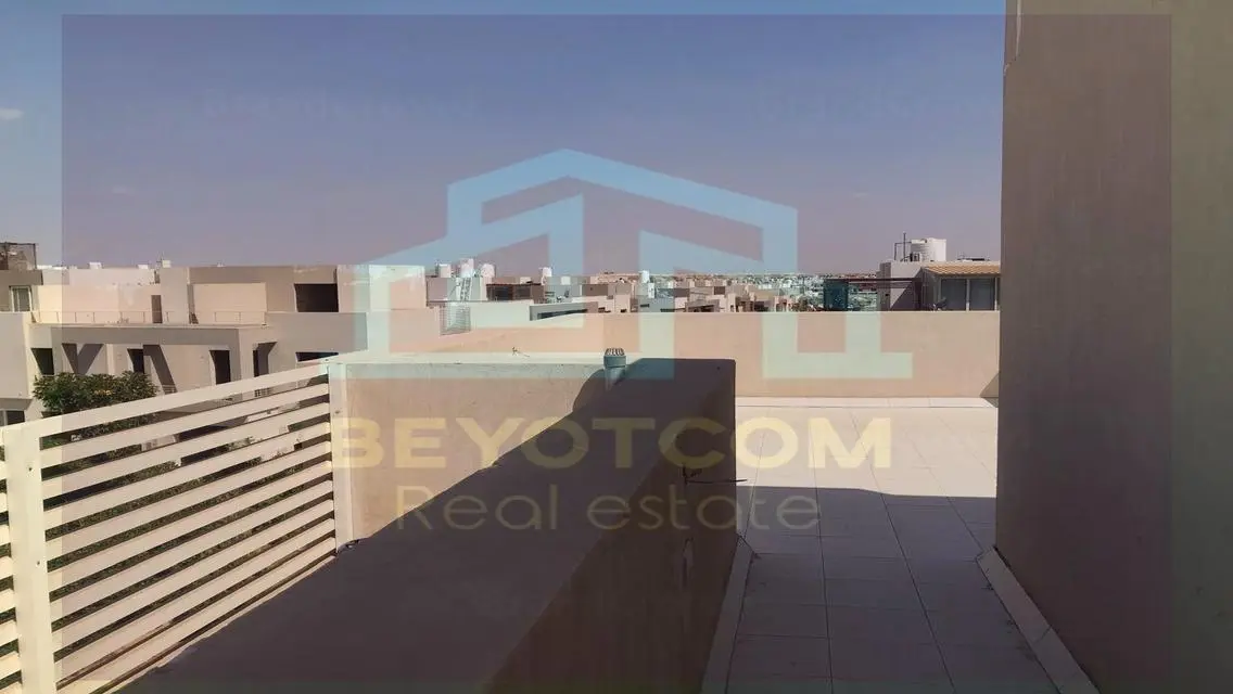Luxurious Villa with Spacious Layout and Stunning Views
