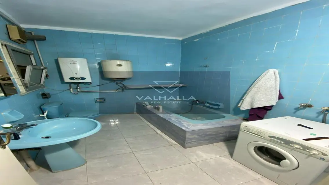 Luxury Apartment with Study Room and Modern Amenities