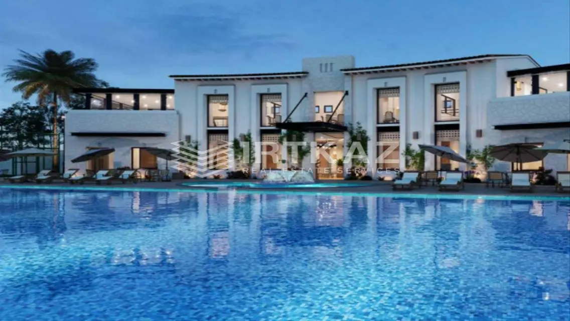Luxury Apartment with Lake View