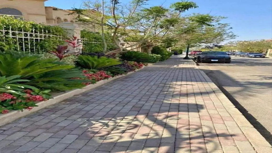 فيلا فاخرة بمسبح ونادي صحي - فرصة استثمارية
