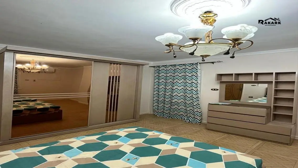 شقة فاخرة للإيجار بمساحة 2500 متر
