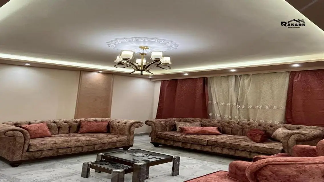 شقة فاخرة للإيجار بمساحة 2500 متر