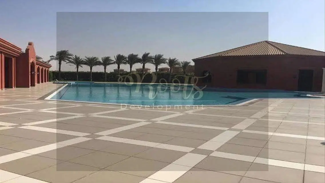 شقة فاخرة للبيع بمساحة 800 متر بجوار المرافق الحديثة