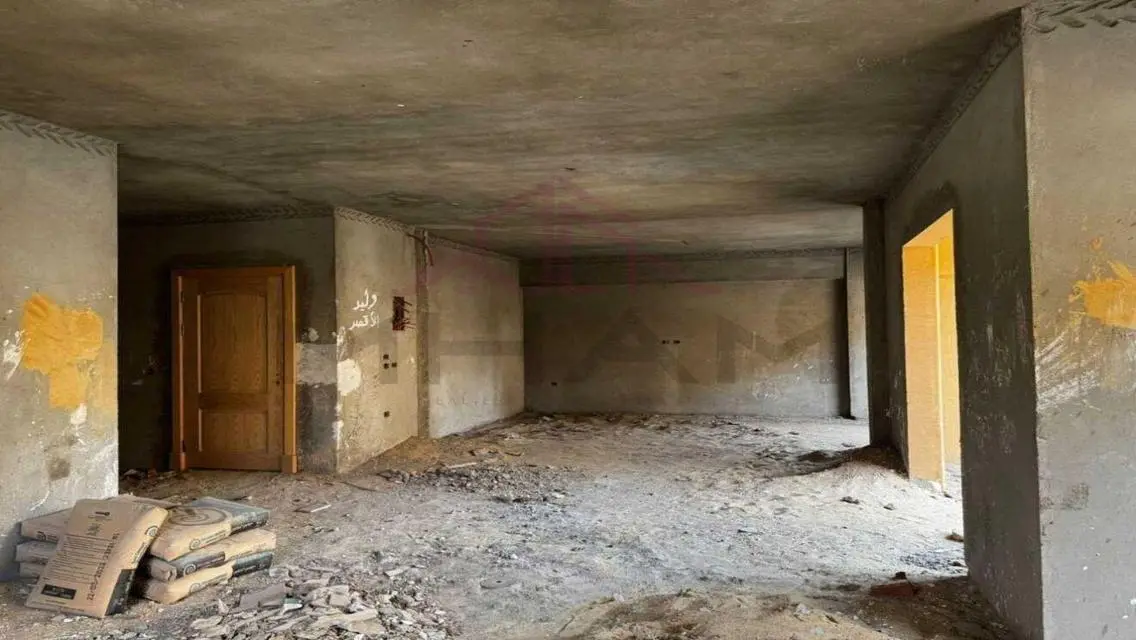 Spacious 175 sqm Apartment with Balcony for Sale