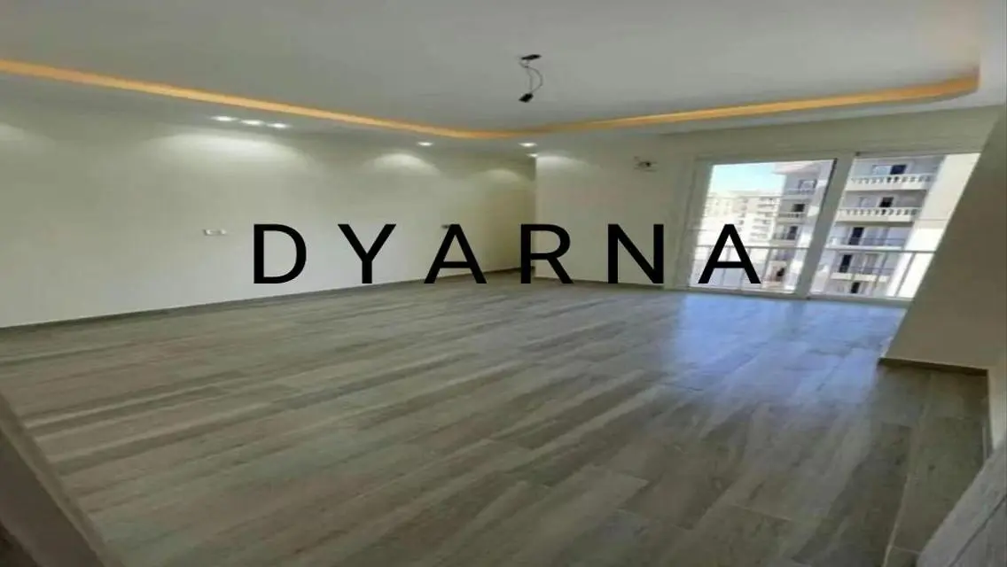 شقة مميزة للبيع بمساحة واسعة