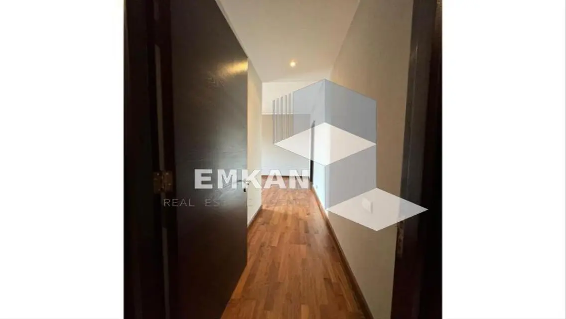 شقة رائعة على مساحة 1553 متر مربع للبيع بسعر 60000