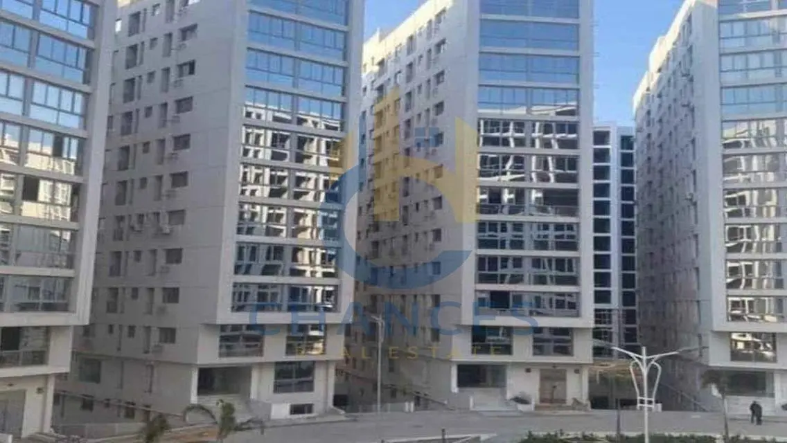 شقة رائعة مع شرفة للبيع