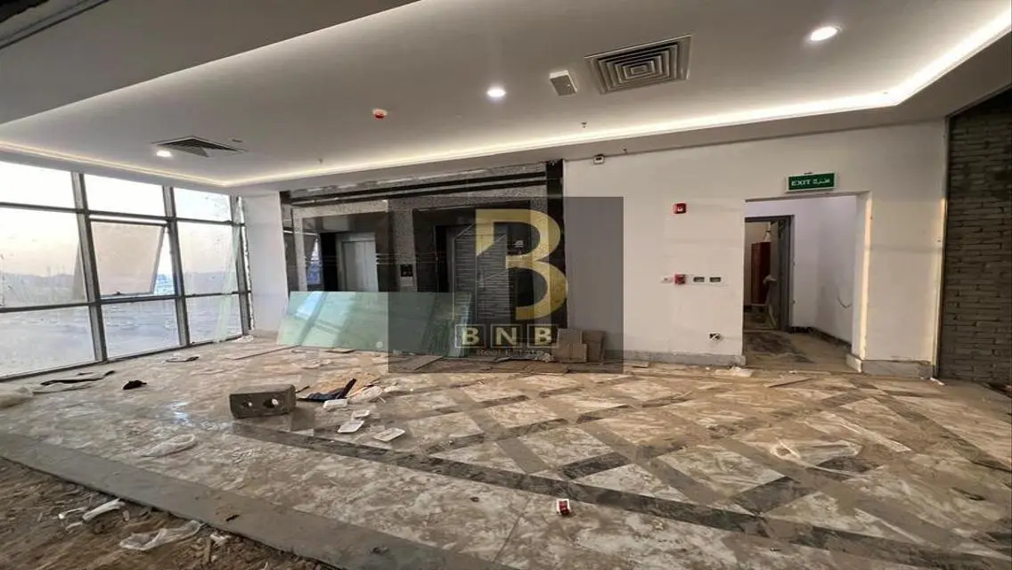 Office for Rent - 1000 Meters in Prime Location