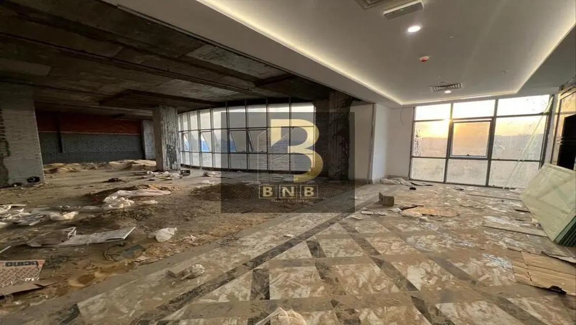 Office for Rent - 1000 Meters in Prime Location
