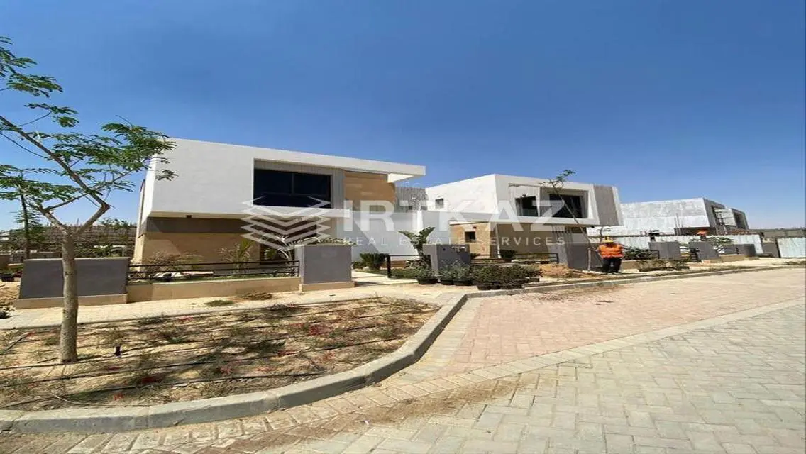 Luxurious Apartment of 2030 sqm with Pool and Balcony