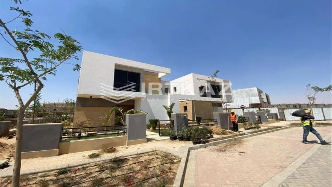 Luxurious Apartment of 2030 sqm with Pool and Balcony