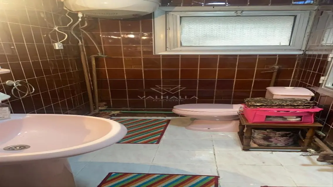 شقة فاخرة للبيع مع جميع وسائل الراحة