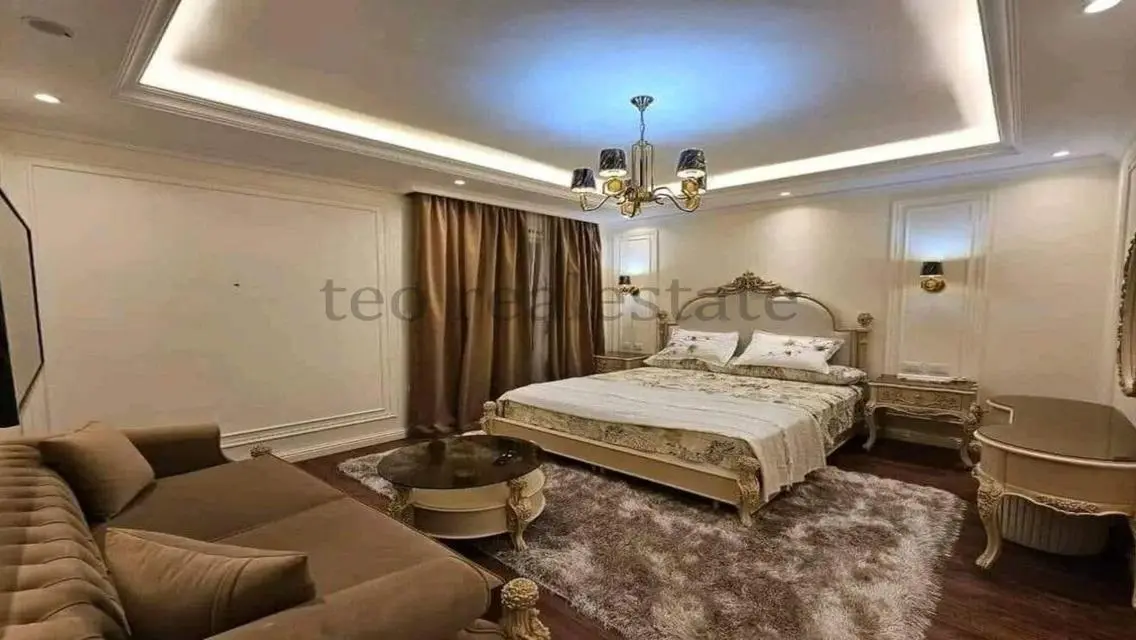 فيلا فاخرة مع حديقة خاصة ومسبح