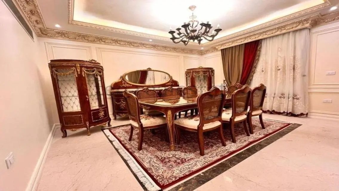 فيلا فاخرة مع حديقة خاصة ومسبح