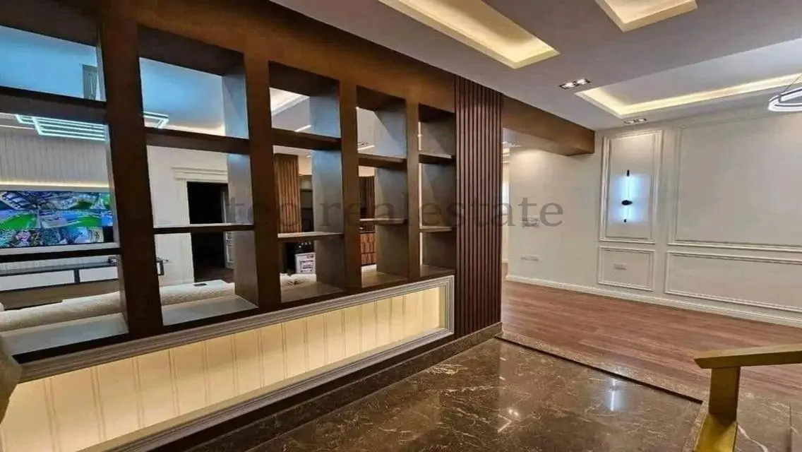 فيلا فاخرة مع حديقة خاصة ومسبح