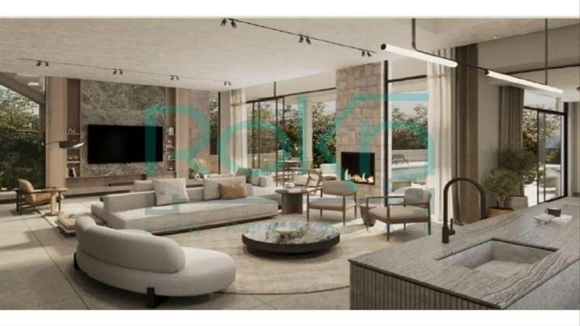 Luxury Villa for Sale in Lake Area
