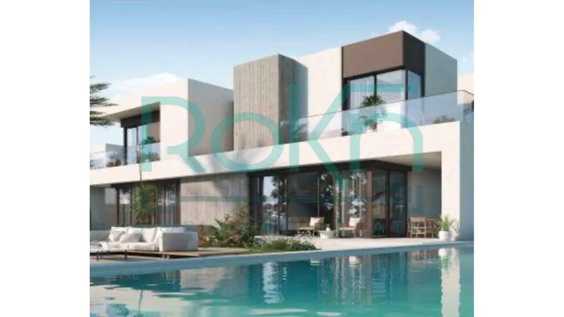 Luxury Apartment with Modern Design Overlooking Lakes