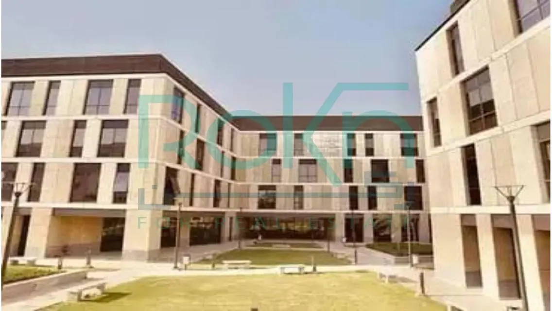 مساحة مكتبية مزودة بخدمات رائعة للبيع