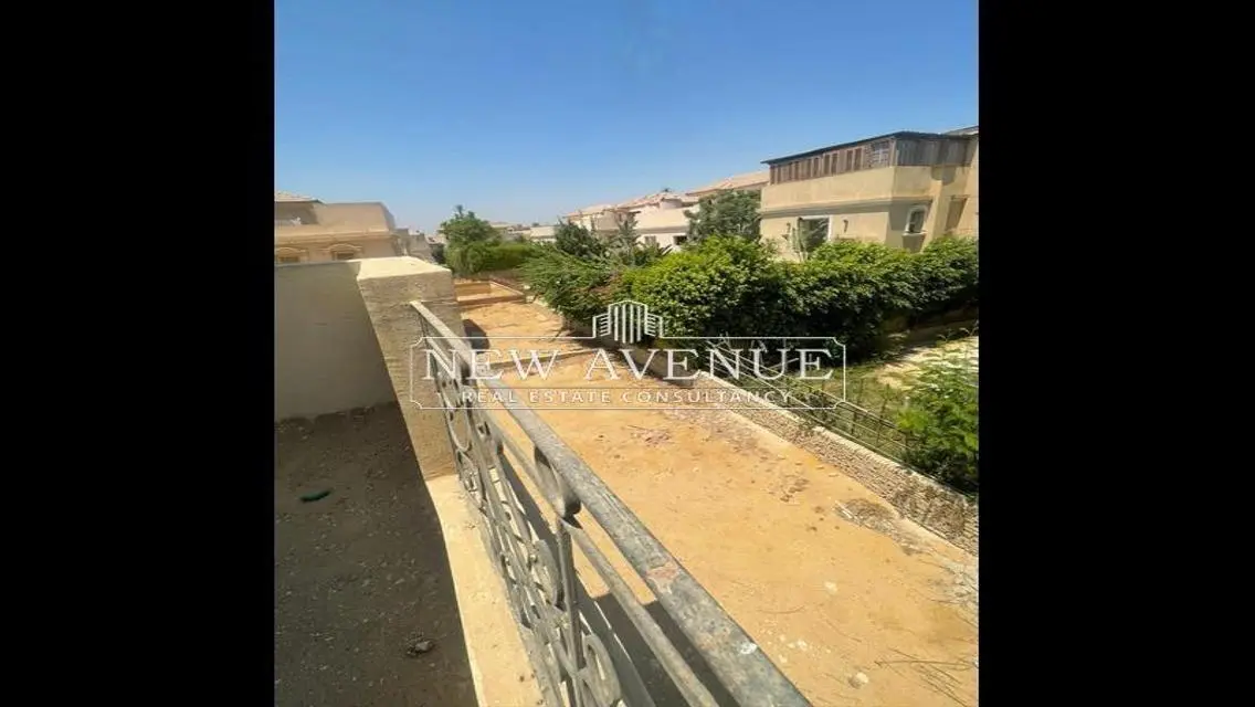 شقة فاخرة للبيع بمساحة كبيرة تجاوز 700 متر