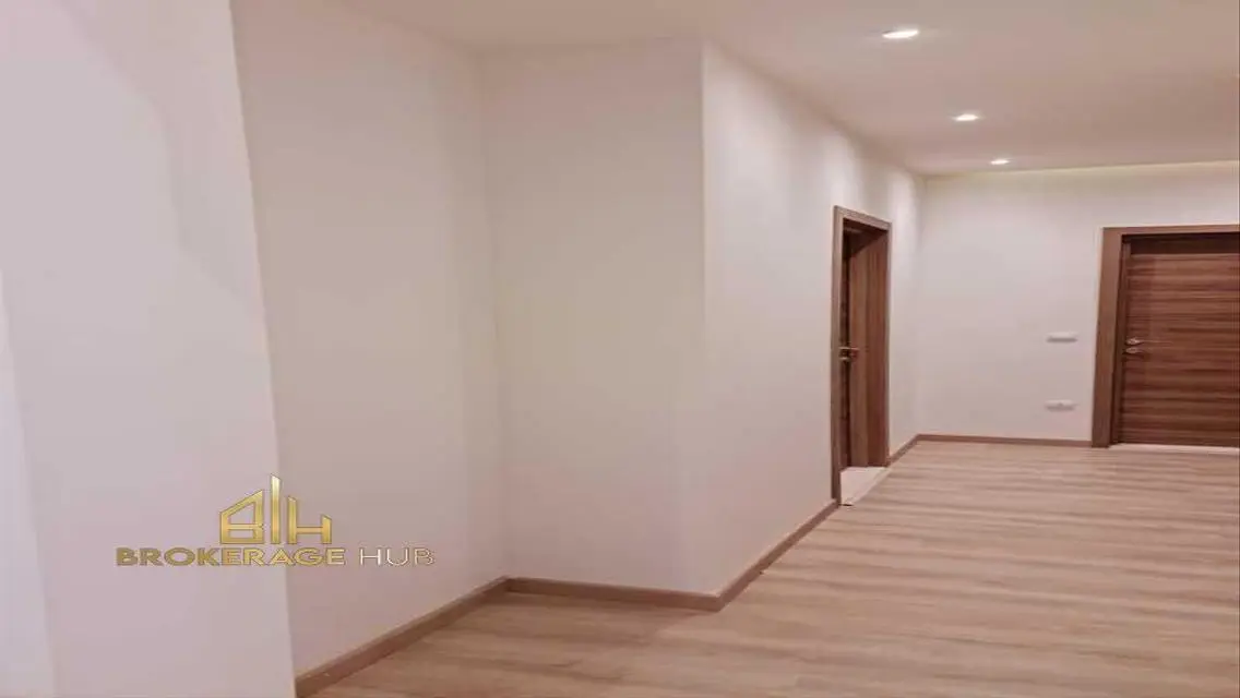 شقة فاخرة للإيجار بمساحة 205 متر