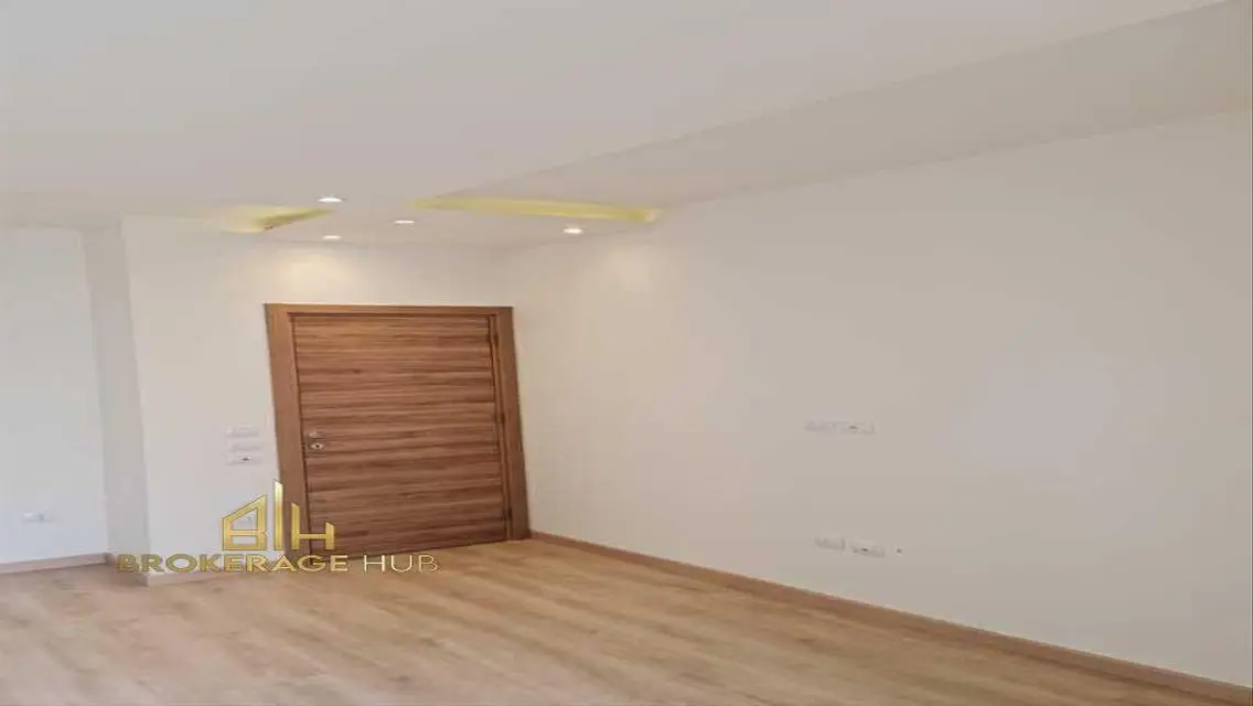 شقة فاخرة للإيجار بمساحة 205 متر