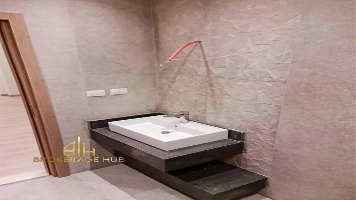 شقة فاخرة للإيجار بمساحة 205 متر
