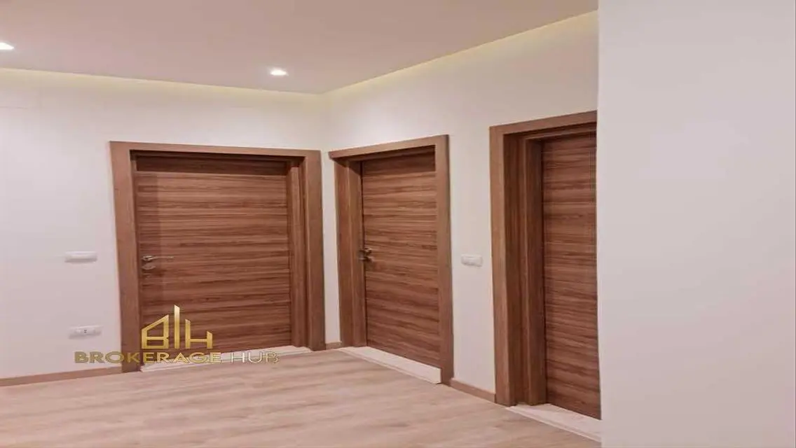 شقة فاخرة للإيجار بمساحة 205 متر