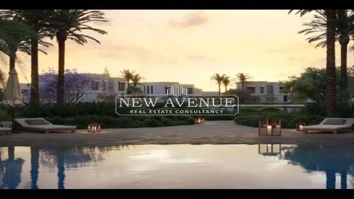 Luxury Apartment with Spacious Layout Overlooking a Landmark
