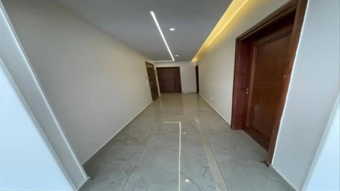 شقة رائعة بحجم 200 متر للبيع
