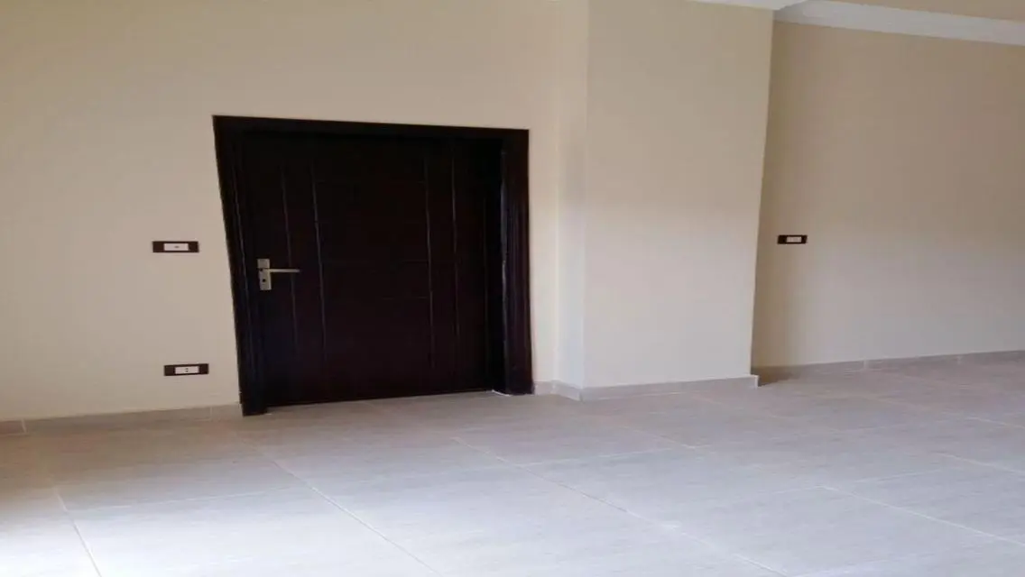 Luxury Apartment for Sale - 3 Bedrooms in Prime Location