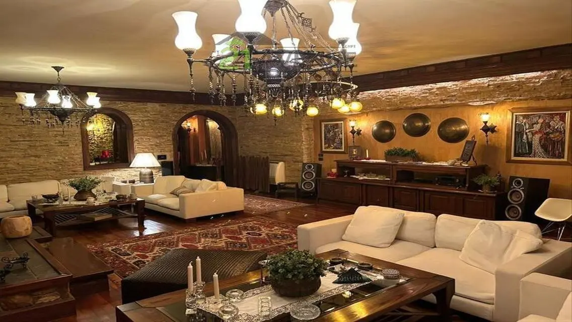 Luxurious Villa with Modern Amenities in the Heart of the City