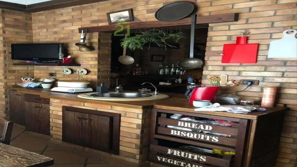 Luxurious Villa with Modern Amenities in the Heart of the City