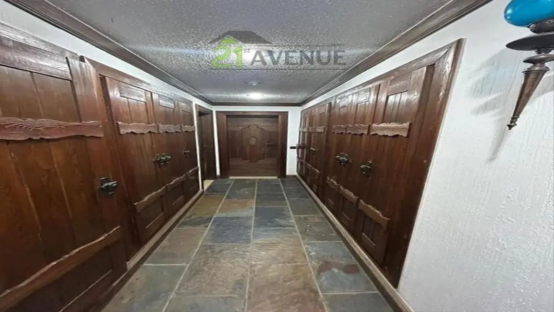 Luxurious Villa with Modern Amenities in the Heart of the City