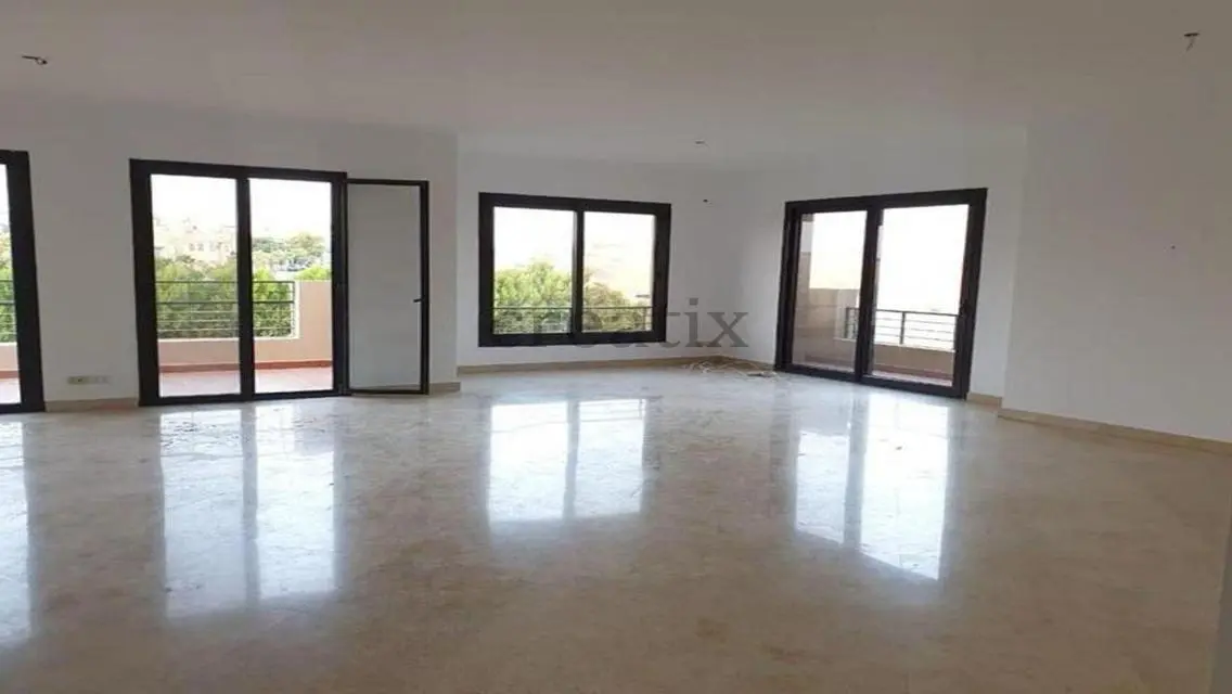 Luxury Villa for Sale in the Heart of the City