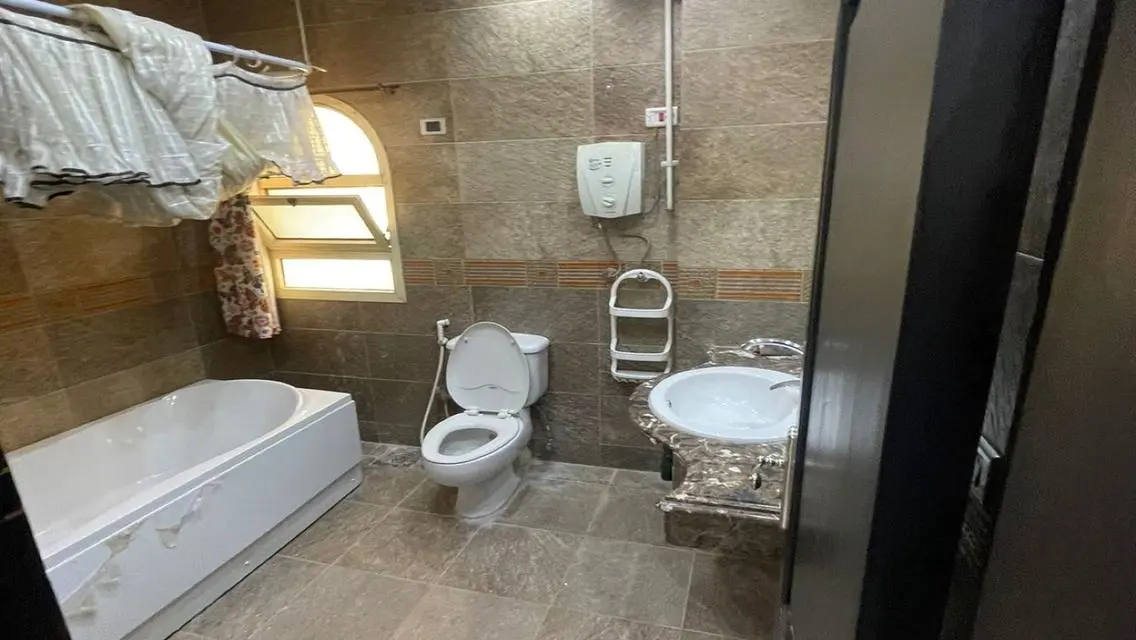 Luxurious 4-Bedroom Apartment with Stunning Views