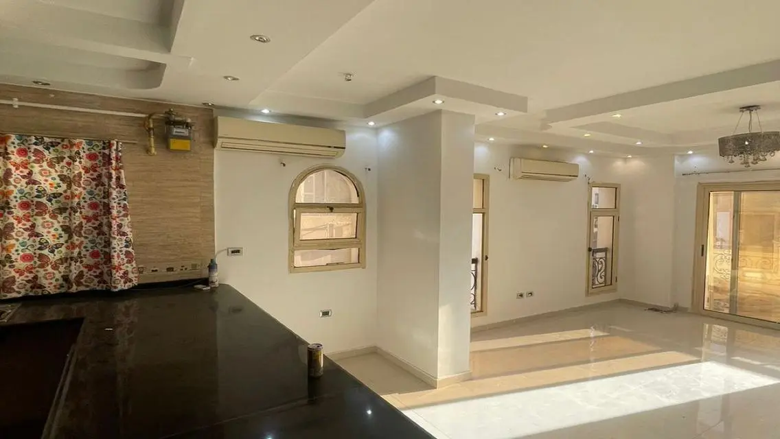 Luxurious 4-Bedroom Apartment with Stunning Views