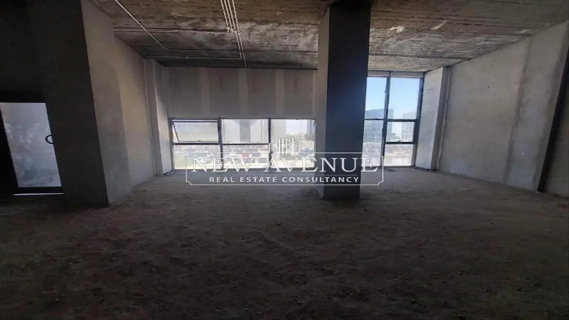 شقة فاخرة بمساحة 3400 متر للبيع