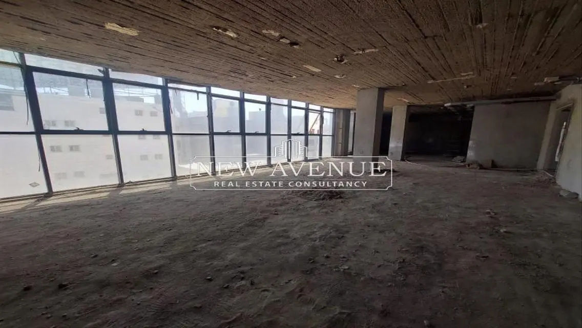 شقة فاخرة بمساحة 3400 متر للبيع