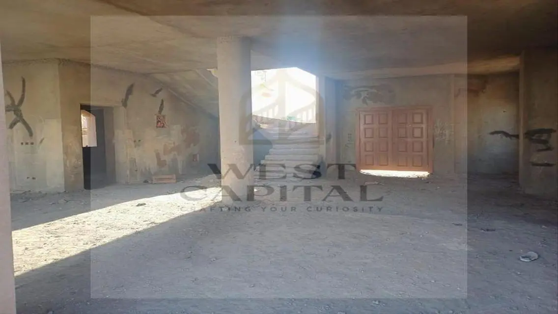 Luxury Villa for Sale with Ample Space