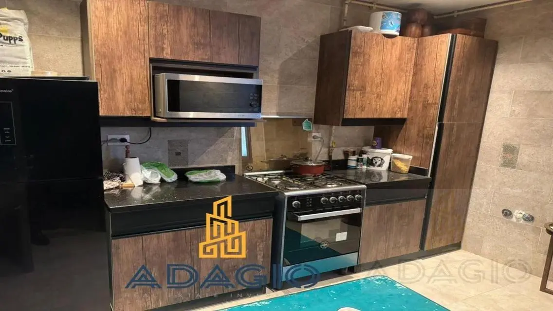 بنتهاوس فخم للبيع في بيفرلي هيلز