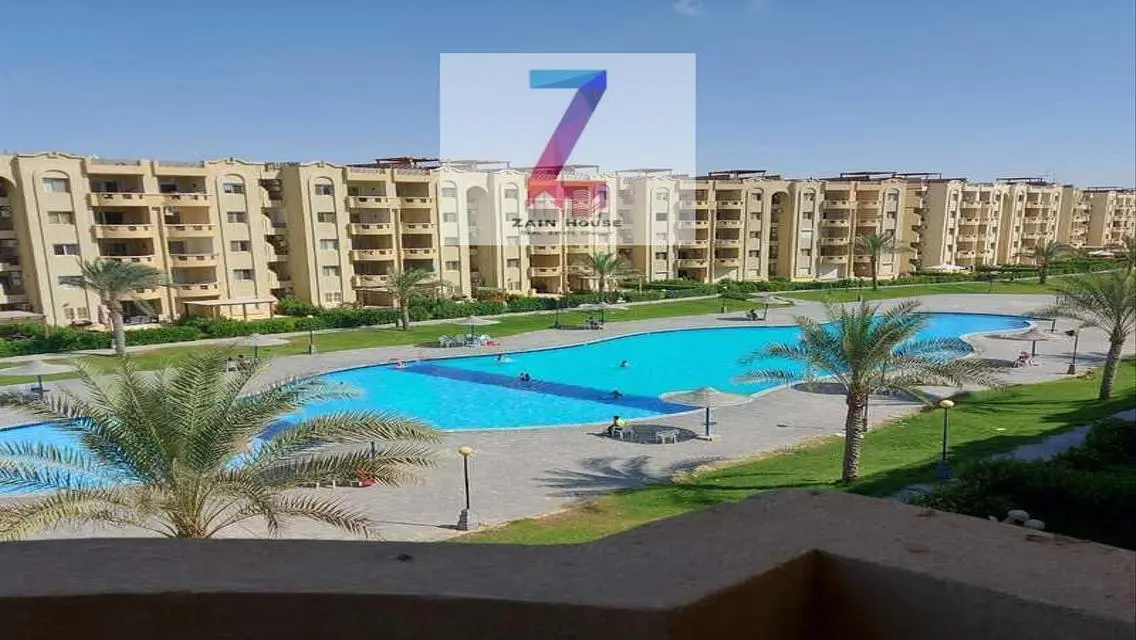 شقة فاخرة مع شرفة وإطلالة على البحيرات