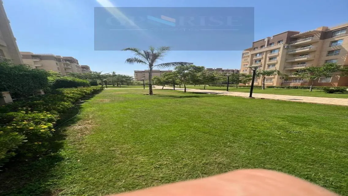 شقة فاخرة للبيع في B11